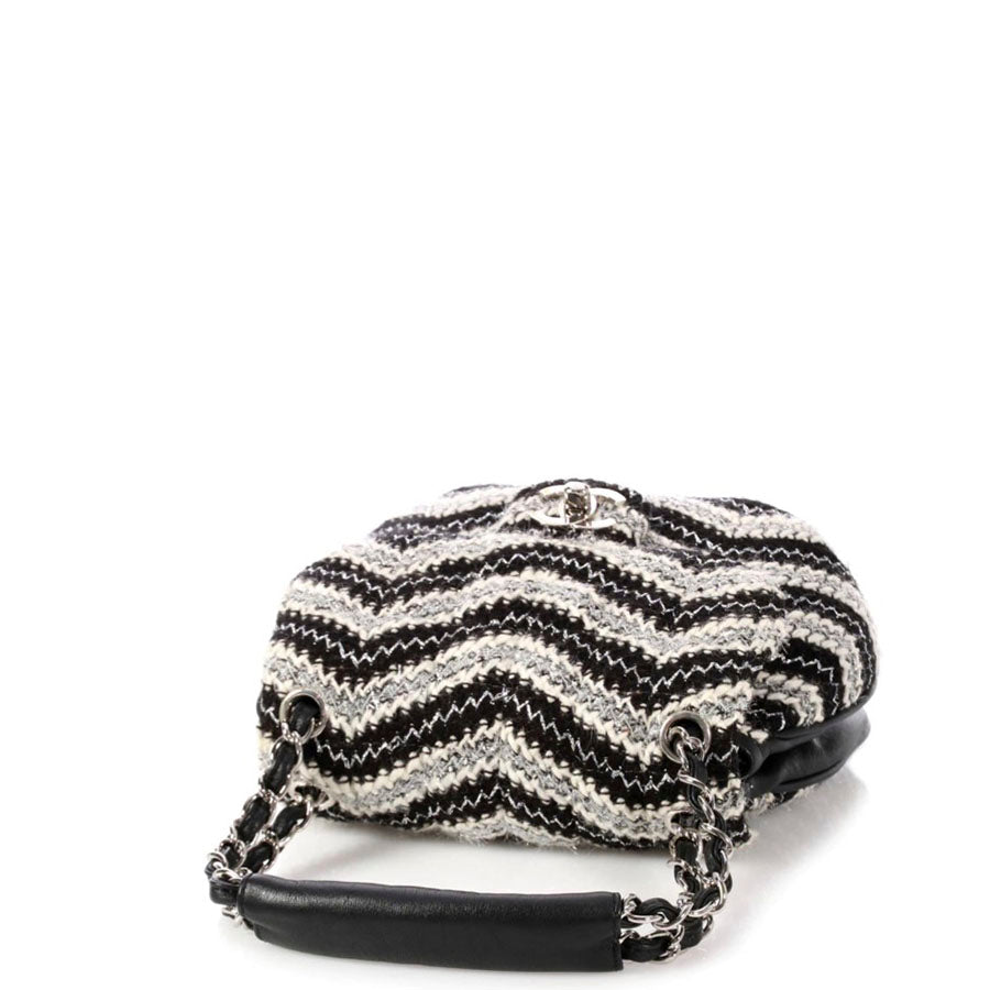 chanel black and white clutch handbag